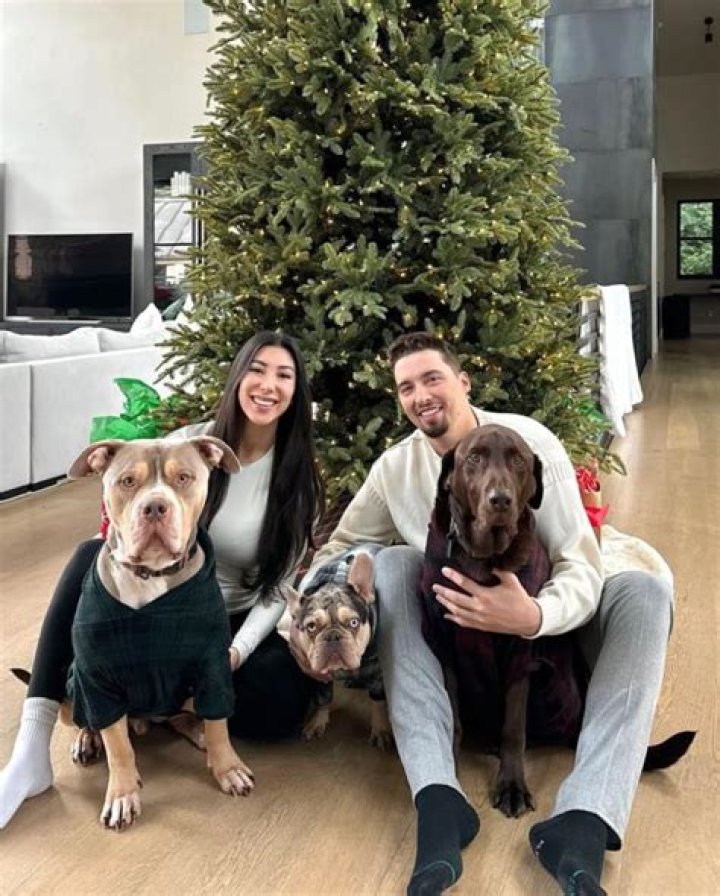 Blake Snell and his wife celebrate holiday joy with&hellip;