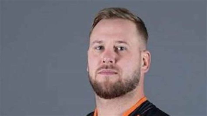 Joe Westerman down on his knee with a girl in the street, video goes