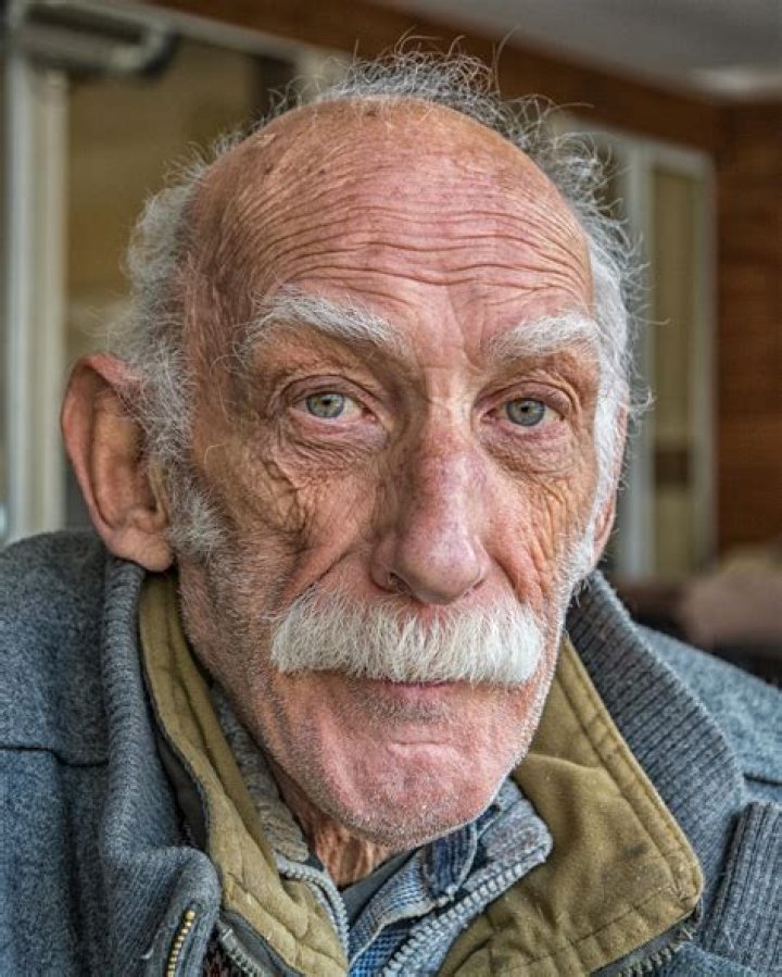 &lsquo;This old man is a creep&rsquo; TikToker confronts man for taking photos of