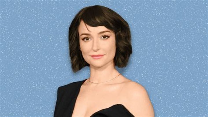 Milana Vayntrub Net Worth, Age, Relationship, Husband, AT&T