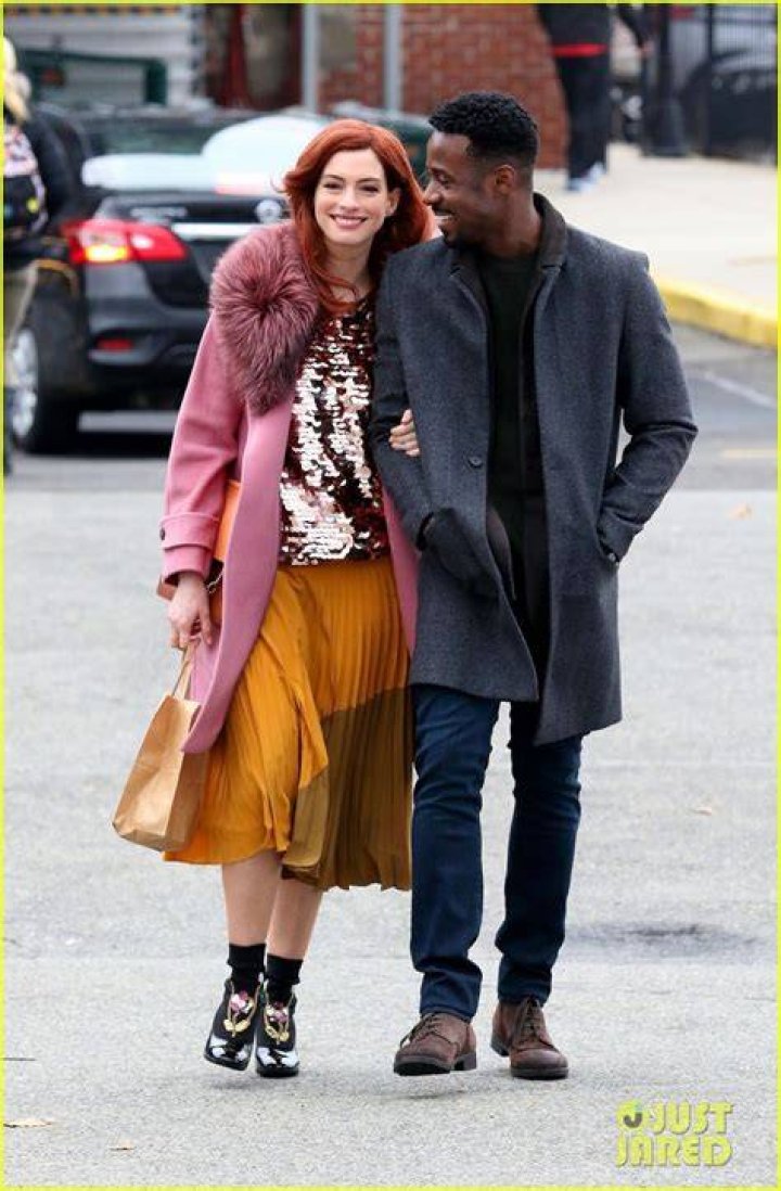 Photo anne hathaway gary carr brooklyn nyc november 2018 04 Photo