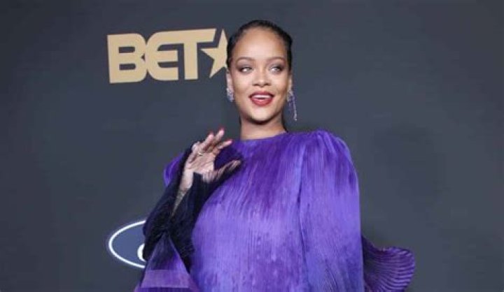 Rihanna Reportedly Renting Out Her Beautiful Beverly Hills Mansion for