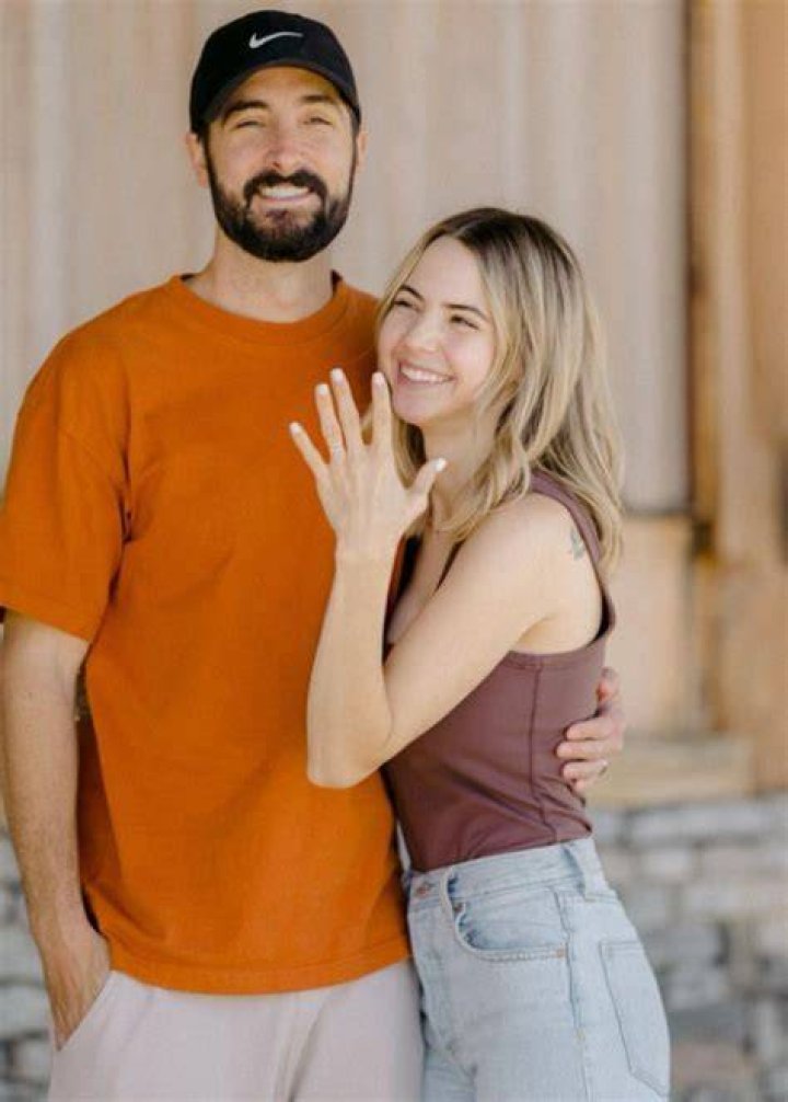 Who is Bobbi Althoff married to? Drake trolls TikTok star over skipping
